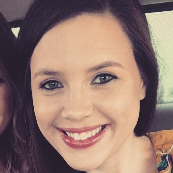 Meet your Posher, Sarah - Picture 1 of 1